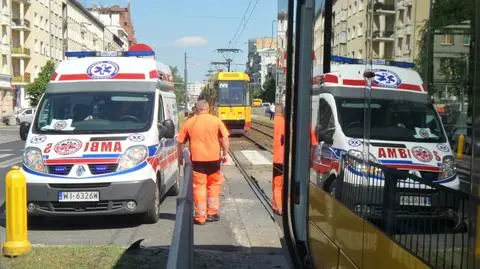 Grochowska: samochód wjechał w tramwaj