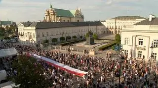 Protest przed Pałacem Prezydenckim