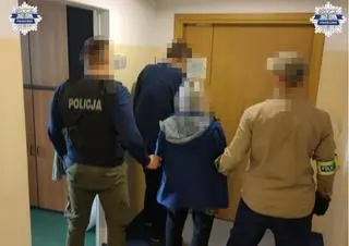 Policja zatrzymała 72-latkę podejrzaną o handel narkotykami