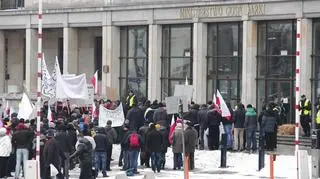 Protest na placu Trzech Krzyży