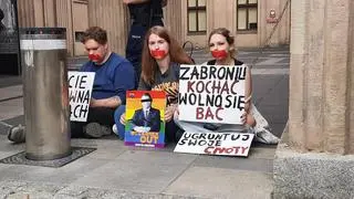 Protest aktywistów przed ministerstwem edukacji