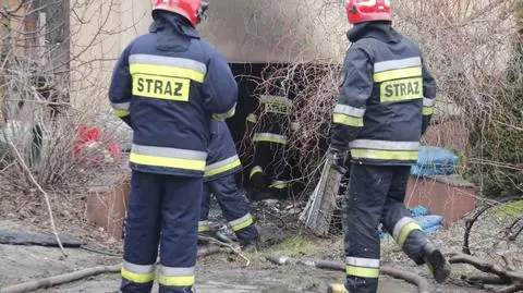 Pożar w garażu. "Płomienie wydobywały się na zewnątrz"