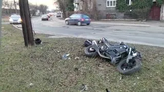 Motocykl wjechał w słup