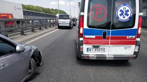 Trzy auta zderzyły się na S8. Jedna osoba ranna