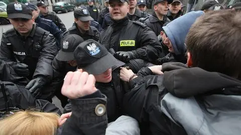 Walka o nowy squat. Dwóch zatrzymanych, ranny policjant