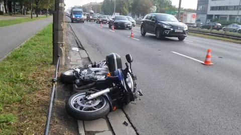 Motocyklistka ranna po zderzeniu z osobową hondą