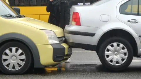 Fordem wjechał pod volkswagena