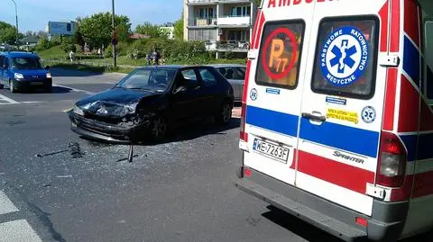 Peugeot wjechał w nissana 