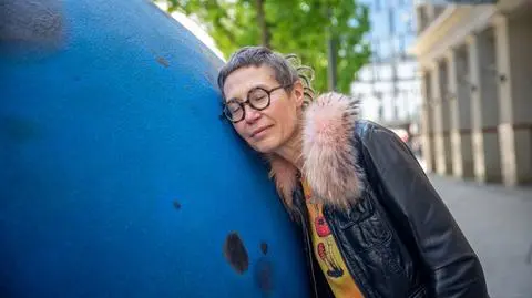 Giant egg has been laid at Warsaw's Five Corners Square