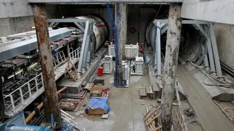 "Znaleziska archeologiczne i niewybuchy" opóźniają metro