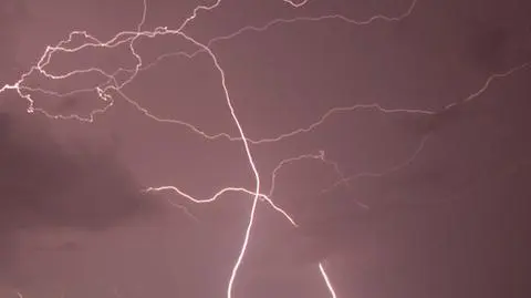 Intensywne burze idą na Warszawę