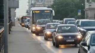 Pożar samochodu na moście Poniatowskiego