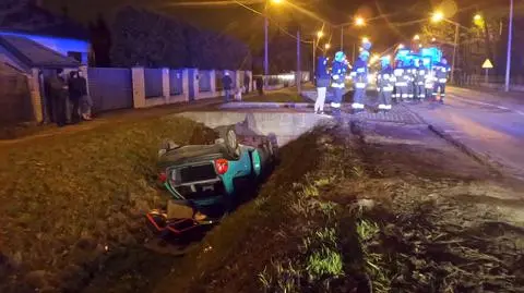 Dachowanie w Sulejówku. Jedna osoba w szpitalu