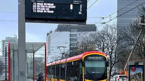 Wyświetlacz na przystanku tramwajowym