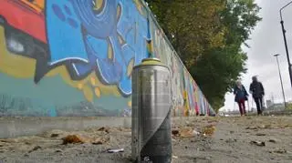 Graffiti wróciło na ścianę wokół wyścigów