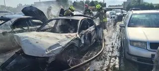 Pożar samochodów na parkingu w Płochocinie 