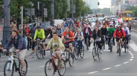 Wieczorem Masa Krytyczna. Rondo Dmowskiego rowerzyści objadą aż cztery razy