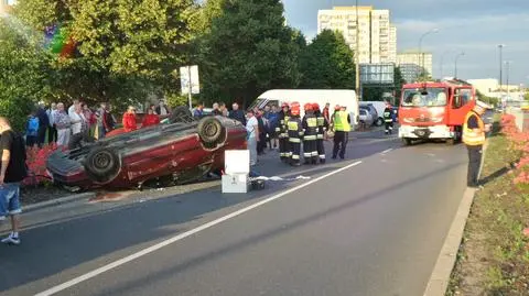 Dachowanie na Abrahama. Trzy osoby ranne 