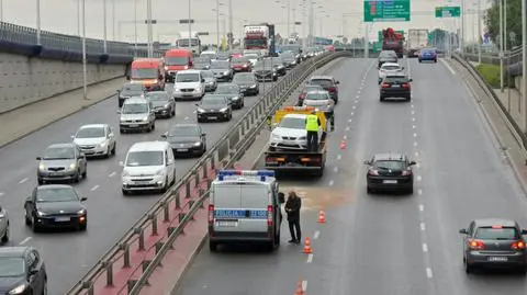 Pięć rozbitych aut, jedna osoba ranna