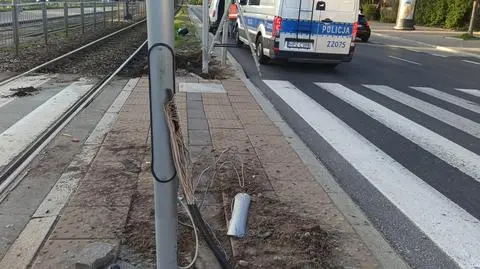 Uderzył w słup i uciekł. Policja zatrzymała dwie osoby