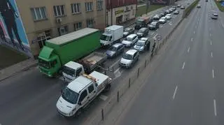 Mężczyzna porzucił auto na Radzymińskiej 150