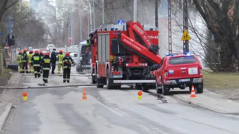 Rozszczelniony gazociąg na Targówku. Strażacy rozstawili kurtyny wodne