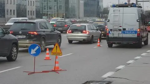 Dwa samochody zderzyły się w Alejach Jerozolimskich