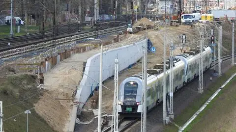 Zamkną tor, przejedzie tylko siedem pociągów na godzinę. Prace na podmiejskiej linii średnicowej