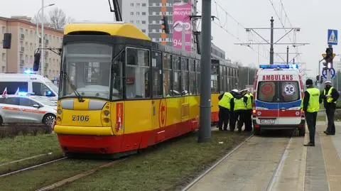 Zmarł pieszy potrącony przez tramwaj na Wołoskiej