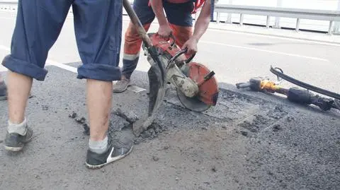 Załatali dziurę na moście. Wrócą w poniedziałek