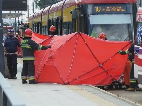 Tramwaj potrącił pieszego na Prostej