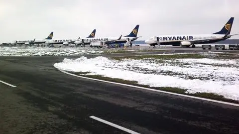 Ryanair tnie połączenia z Modlina. "Będą loty do innych miast"