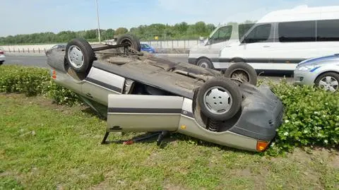 Audi dachowało na Wisłostradzie. Kierowcy zwalniali, był korek