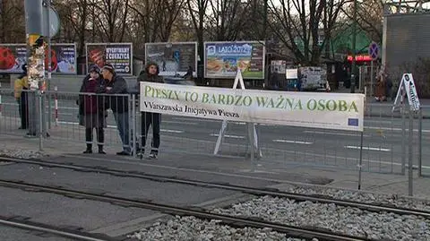 Na protest przyszło kilka osób - film Marcin Gula/tvnwarszawa.pl