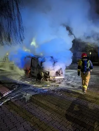 Pożar samochodu w Nowym Dworze Mazowieckim 