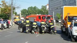 Renault wjechało w tramwaj