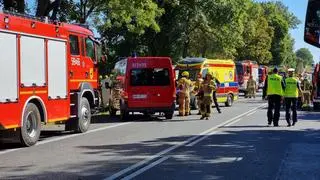 Autobus wpadł do rowu na DK2