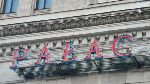 "Węże świetlne tracą kolor". Wizytówka PKiN do remontu