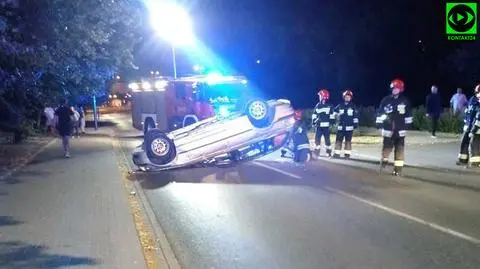 Dachowanie w Ursusie. "Kierowca został pouczony"