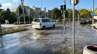 Awaria wodociągowa na ulicy Abrahama