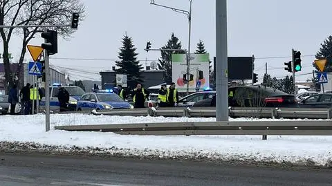 Uciekał kradzionym mercedesem, później pieszo. Policyjny pościg