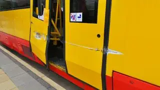 Kolizja koparki i tramwaju na Woli