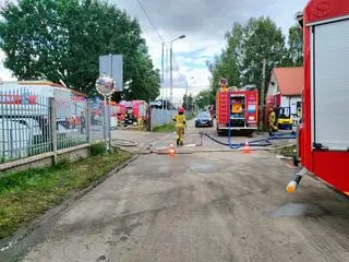 Strażacy dogaszają pożar w Sulejówku 