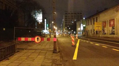 Wąsko na Żelaznej przez poszerzanie Prostej