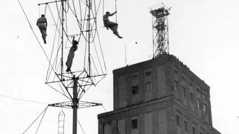 80 lat od pierwszej emisji telewizyjnej. Sygnał popłynął z drapacza chmur