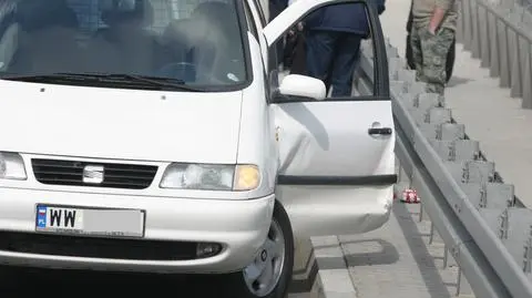 Zatrzymał auto i otworzył drzwi, uderzył w nie motocykl