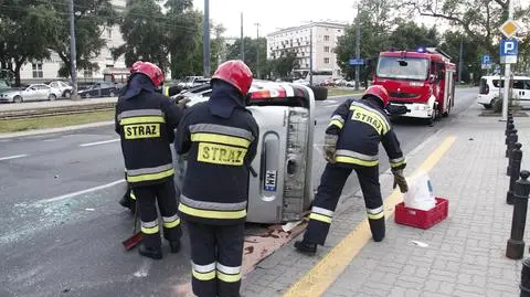 Kangoo na boku po zderzeniu z focusem