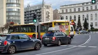 Zawracanie na placu Trzech Krzyży