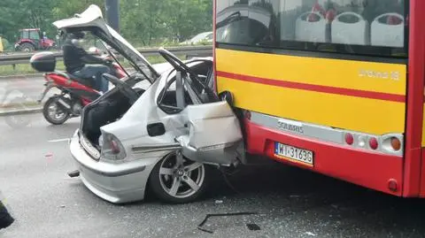 BMW wbiło się pod 709. "To cud, że kierowca żyje"