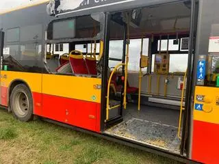 Zderzenie autobusu z traktorem